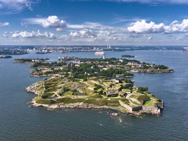 Exploring Suomenlinna Island