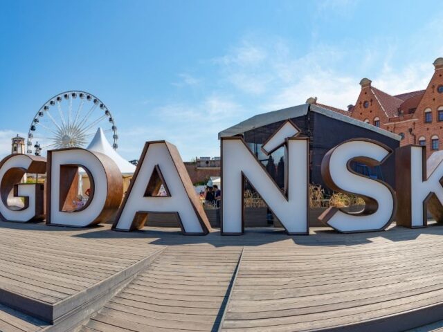 How to Get from Gdańsk Airport to City Center: A Traveler’s Guide