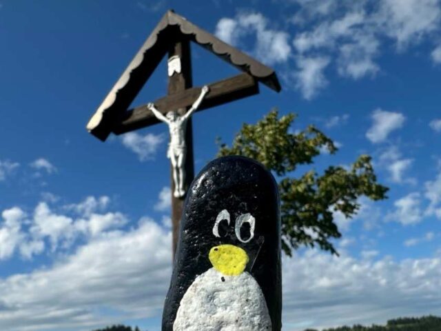 #600 – Tree next to the Cross, Chmeľnica, Slovakia